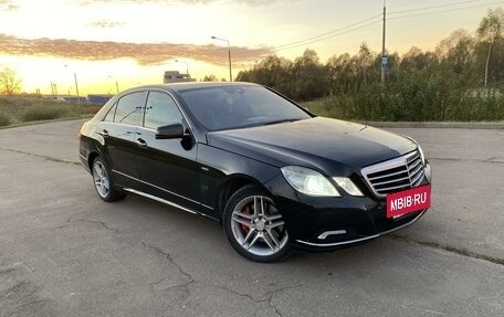 Mercedes-Benz E-Класс, 2009 год, 1 900 000 рублей, 4 фотография