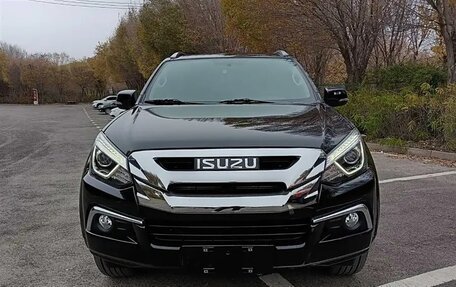 Isuzu MU-X, 2023 год, 4 040 000 рублей, 2 фотография