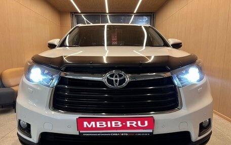 Toyota Highlander III, 2014 год, 3 450 000 рублей, 2 фотография