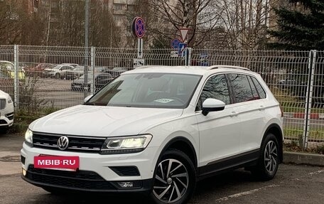 Volkswagen Tiguan II, 2018 год, 2 489 000 рублей, 3 фотография