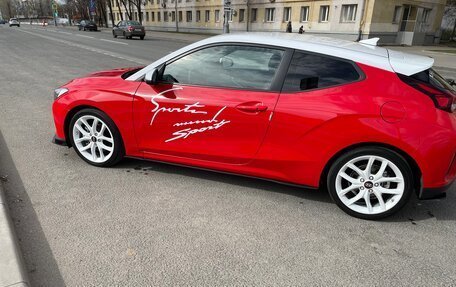 Hyundai Veloster II, 2018 год, 2 390 000 рублей, 6 фотография