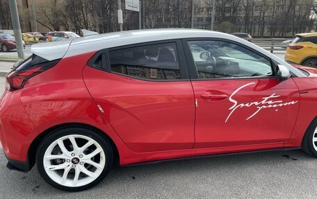 Hyundai Veloster II, 2018 год, 2 390 000 рублей, 8 фотография