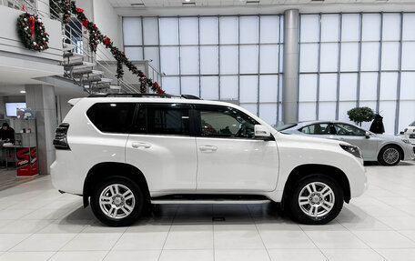 Toyota Land Cruiser Prado 150 рестайлинг 2, 2016 год, 4 250 000 рублей, 4 фотография