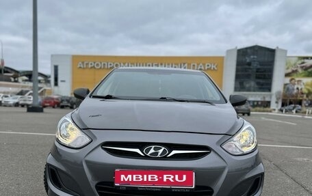 Hyundai Solaris II рестайлинг, 2011 год, 800 000 рублей, 1 фотография