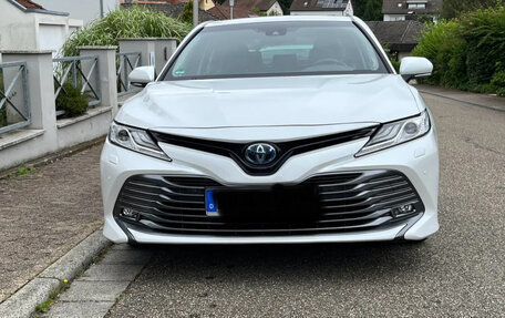 Toyota Camry, 2020 год, 5 315 624 рублей, 2 фотография