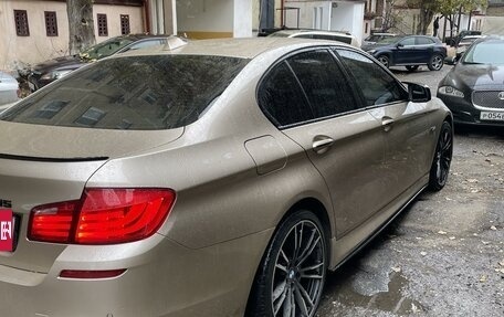 BMW 5 серия, 2011 год, 2 700 000 рублей, 5 фотография