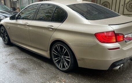 BMW 5 серия, 2011 год, 2 700 000 рублей, 3 фотография