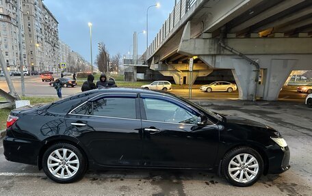 Toyota Camry, 2017 год, 2 000 000 рублей, 4 фотография