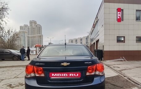 Chevrolet Cruze II, 2010 год, 675 000 рублей, 4 фотография