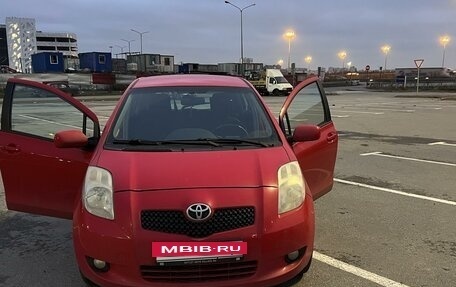 Toyota Yaris III рестайлинг, 2008 год, 580 000 рублей, 3 фотография