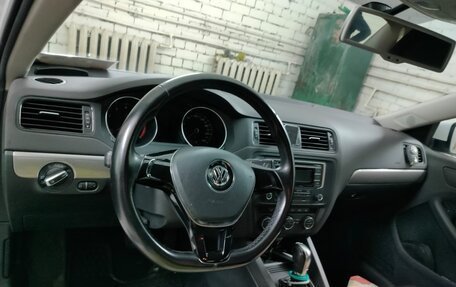 Volkswagen Jetta VI, 2016 год, 1 520 000 рублей, 6 фотография