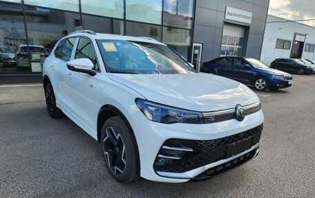 Volkswagen Tiguan, 2024 год, 6 400 000 рублей, 3 фотография