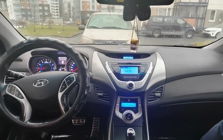 Hyundai Elantra V, 2011 год, 780 000 рублей, 2 фотография