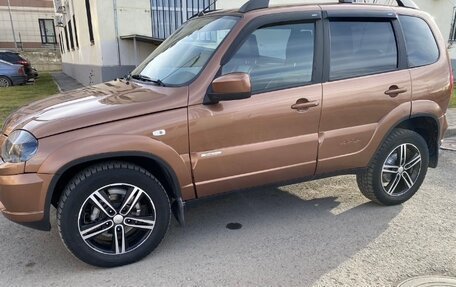 Chevrolet Niva I рестайлинг, 2017 год, 1 040 000 рублей, 3 фотография