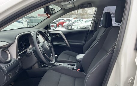 Toyota RAV4, 2018 год, 2 696 000 рублей, 13 фотография