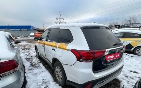 Mitsubishi Outlander III рестайлинг 3, 2021 год, 1 900 000 рублей, 3 фотография