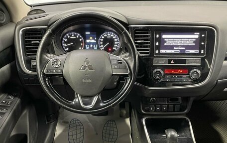 Mitsubishi Outlander III рестайлинг 3, 2018 год, 2 090 000 рублей, 11 фотография