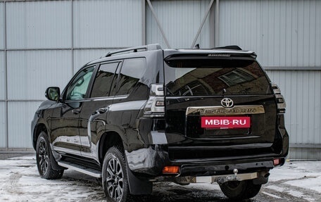 Toyota Land Cruiser Prado 150 рестайлинг 2, 2020 год, 6 890 000 рублей, 4 фотография