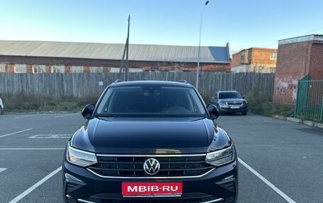 Volkswagen Tiguan II, 2020 год, 2 850 000 рублей, 1 фотография