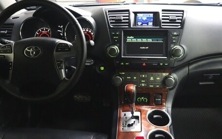 Toyota Highlander III, 2013 год, 2 640 000 рублей, 16 фотография