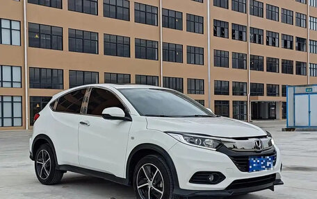 Honda Vezel, 2022 год, 1 740 000 рублей, 2 фотография