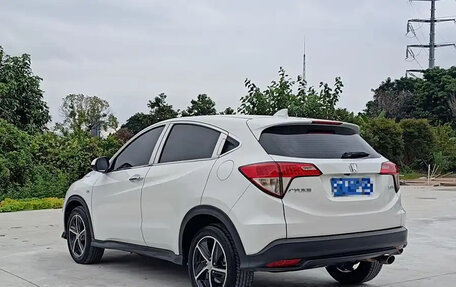 Honda Vezel, 2022 год, 1 740 000 рублей, 6 фотография