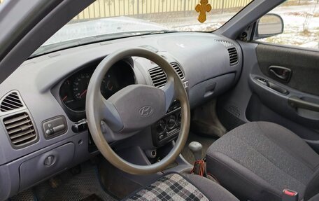 Hyundai Accent II, 2004 год, 8 фотография