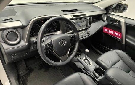 Toyota RAV4, 2018 год, 3 077 000 рублей, 11 фотография