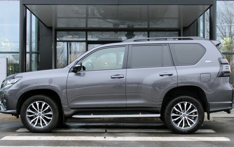 Toyota Land Cruiser Prado 150 рестайлинг 2, 2021 год, 7 250 000 рублей, 3 фотография