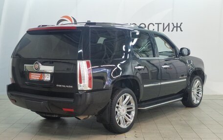 Cadillac Escalade III, 2007 год, 1 490 000 рублей, 8 фотография