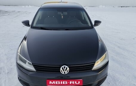 Volkswagen Jetta VI, 2013 год, 875 000 рублей, 3 фотография