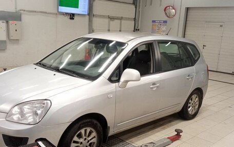 KIA Carens III (RP), 2011 год, 700 000 рублей, 1 фотография