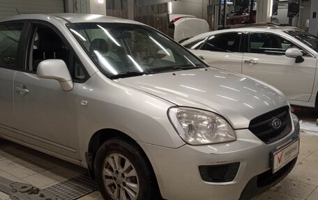 KIA Carens III (RP), 2011 год, 700 000 рублей, 2 фотография