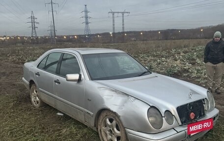 Mercedes-Benz E-Класс, 1997 год, 150 000 рублей, 3 фотография