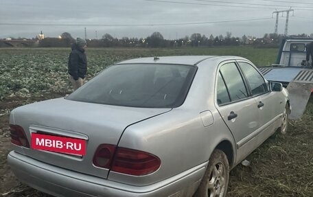 Mercedes-Benz E-Класс, 1997 год, 150 000 рублей, 4 фотография