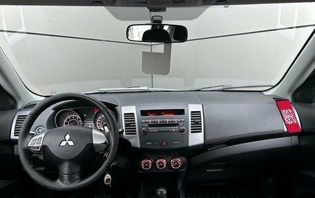 Mitsubishi Outlander III рестайлинг 3, 2011 год, 1 049 000 рублей, 17 фотография