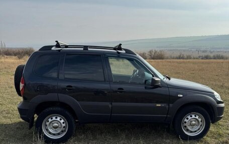 Chevrolet Niva I рестайлинг, 2017 год, 780 000 рублей, 2 фотография