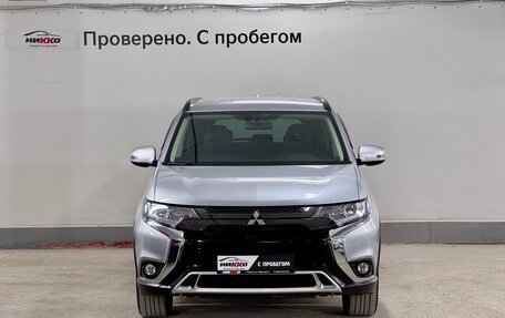 Mitsubishi Outlander III рестайлинг 3, 2021 год, 2 995 000 рублей, 3 фотография