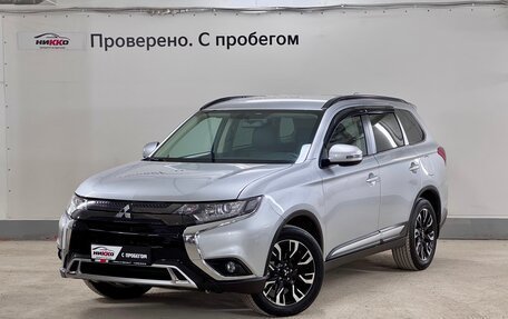 Mitsubishi Outlander III рестайлинг 3, 2021 год, 2 995 000 рублей, 2 фотография