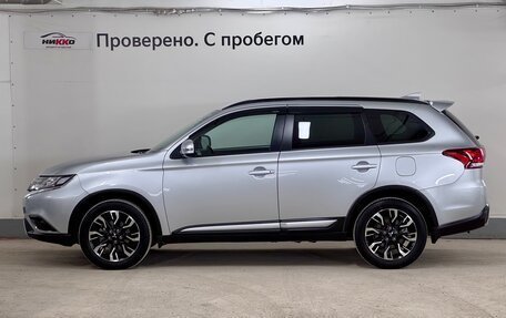 Mitsubishi Outlander III рестайлинг 3, 2021 год, 2 995 000 рублей, 5 фотография