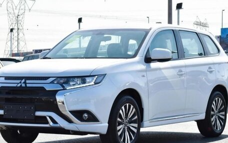 Mitsubishi Outlander III рестайлинг 3, 2022 год, 2 484 000 рублей, 7 фотография