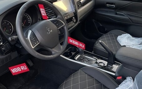 Mitsubishi Outlander III рестайлинг 3, 2022 год, 2 484 000 рублей, 3 фотография