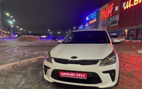 KIA Rio IV, 2018 год, 1 390 000 рублей, 3 фотография