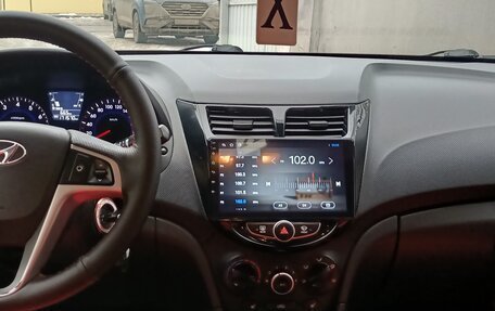 Hyundai Solaris II рестайлинг, 2014 год, 1 070 000 рублей, 11 фотография