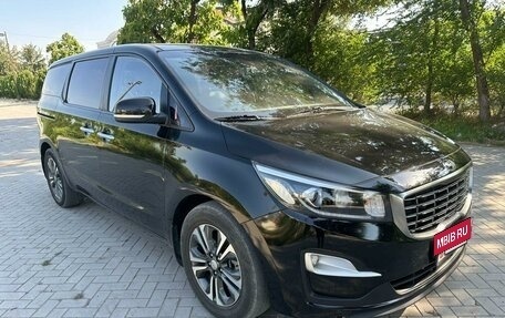 KIA Carnival III, 2019 год, 1 750 000 рублей, 3 фотография