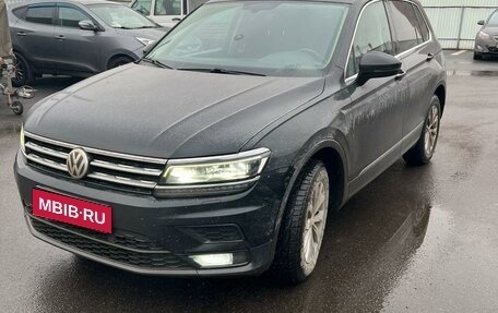 Volkswagen Tiguan II, 2018 год, 2 350 000 рублей, 1 фотография