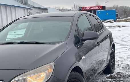 Opel Astra J, 2011 год, 940 000 рублей, 3 фотография