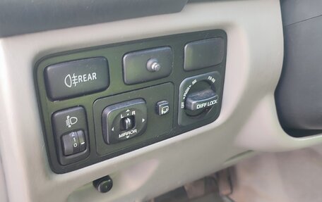 Toyota Land Cruiser 100 рестайлинг 2, 2005 год, 17 фотография