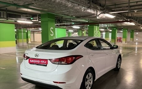 Hyundai Elantra V, 2015 год, 900 000 рублей, 7 фотография