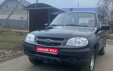 Chevrolet Niva I рестайлинг, 2013 год, 535 000 рублей, 2 фотография